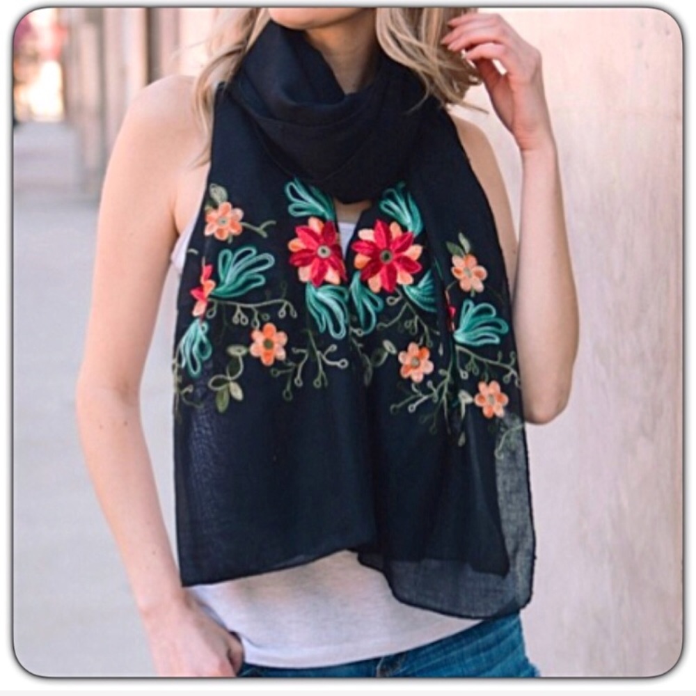 Boho Chic Lightweight Embroidered Floral Scarf NEW - Picture 5 of 6